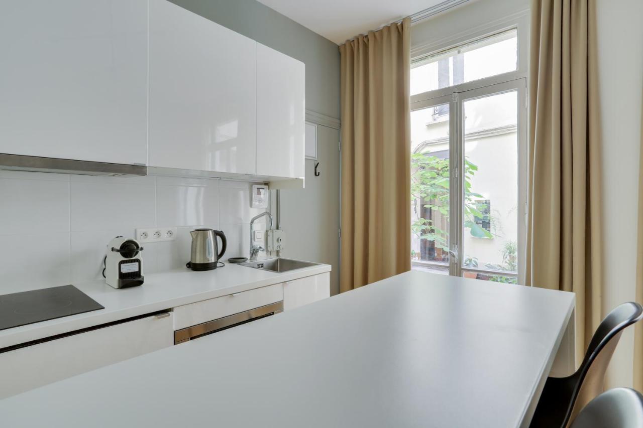 Charmant Studio Au Coeur De Paris Pour 2 Personnes By Weekome Buitenkant foto