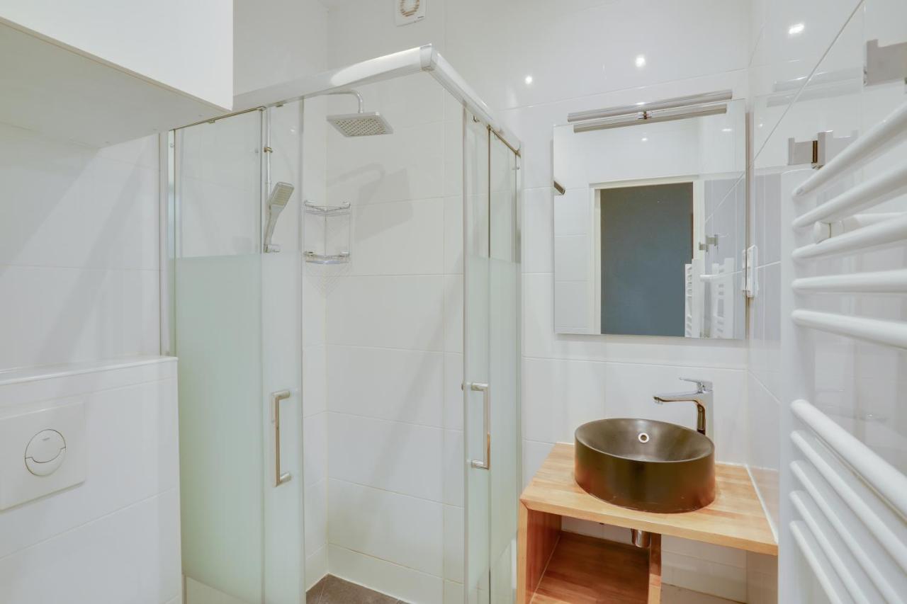 Charmant Studio Au Coeur De Paris Pour 2 Personnes By Weekome Buitenkant foto